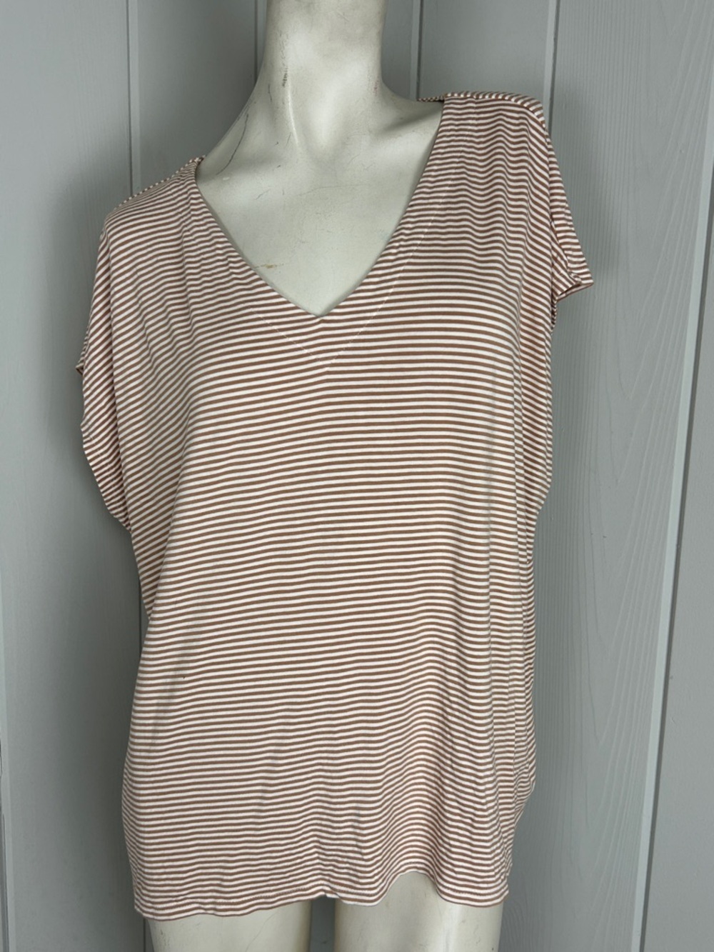 J. Jill Wearever Striped V-Neck Top Large Tan White Stretch Soft Casual Tee